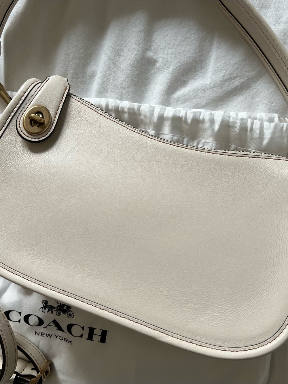 Coach Swinger Bag in Chalk - Picture 3 of 6